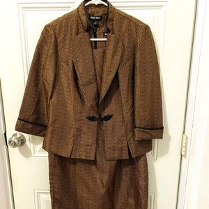 Woman like new condition sz 8